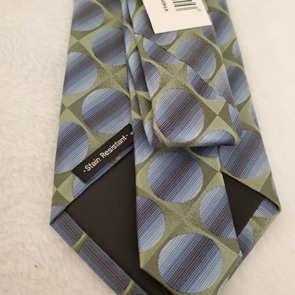 NWT Van Heusen Blue & Green Circle Patterned Tie